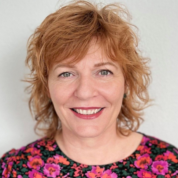 Headshot photograph of Justine Cornwall